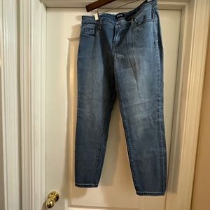 Women’s ankle jean